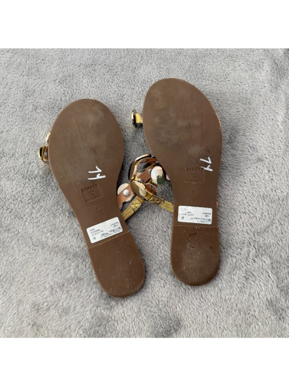 Schutz Acacia Flat Sandals Slip On Shoes Womens 7 Gold Medallions - Picture 3 of 4